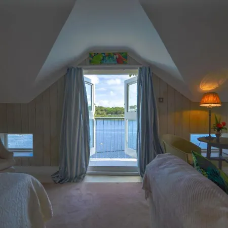 펜션 The Quay House, *